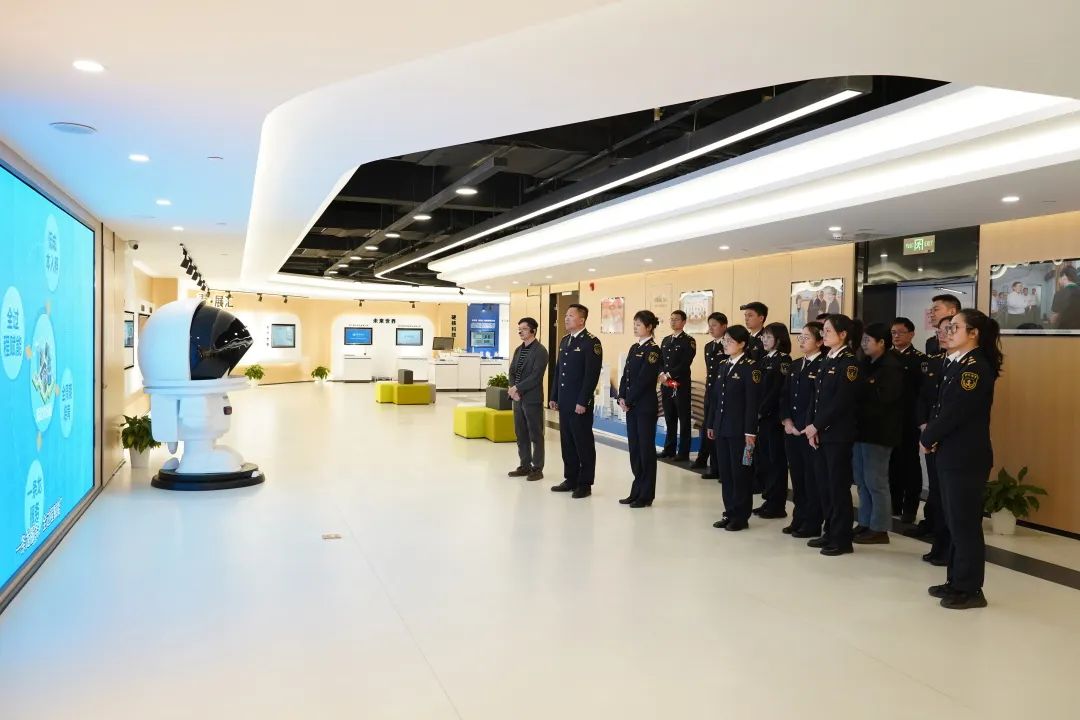 163540140.jpeg 2.jpeg